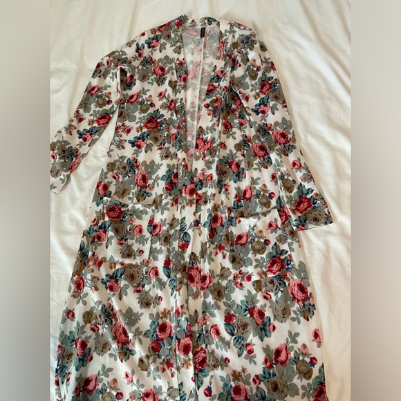 Piphany Floral Cardigan - Picture 3 of 7